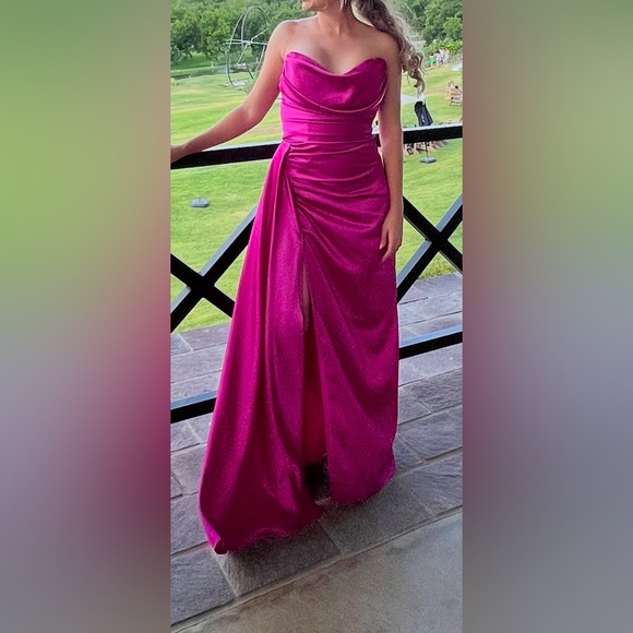 Dress - Picture 5 of 8